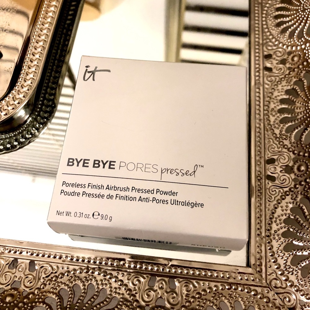 IT Cosmetics Bye Bye Pores Finishing Powder